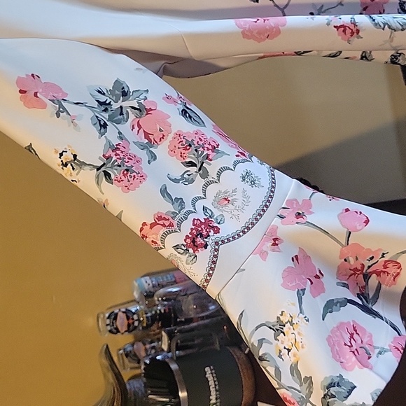 Bundle 5 items for $40 sale - Picture 3 of 6